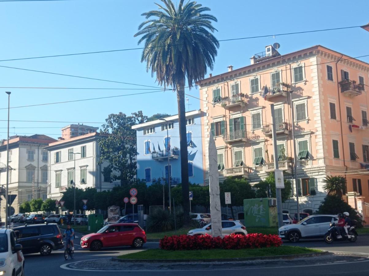 A La Gare Daire La Spezia Dış mekan fotoğraf